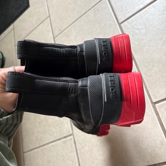 Sorel Boots - Picture 1 of 4
